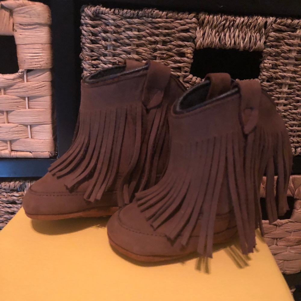 Brown Infant Leather Fringe Boots  Size 1